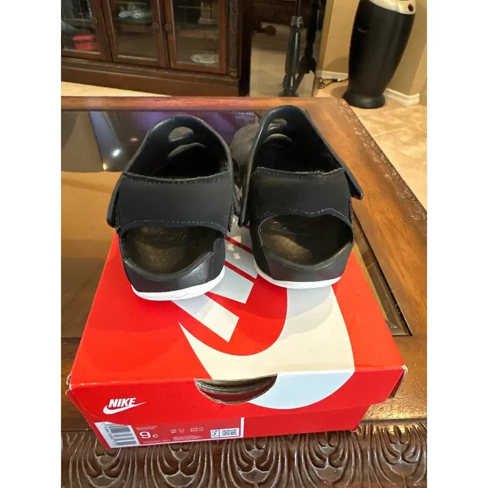 Boys Nike Sunray Protect 3. Size 9C